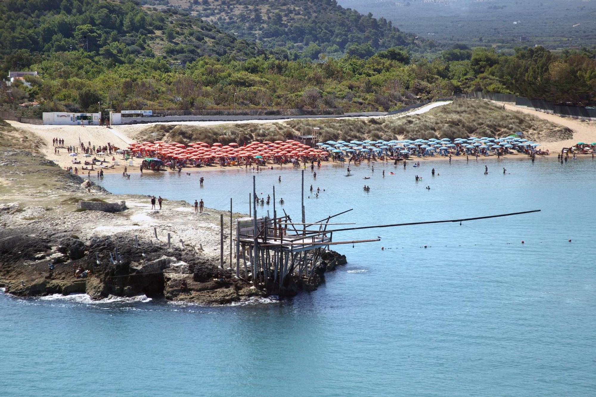 Camping Village Baia Falcone ヴィエステ エクステリア 写真