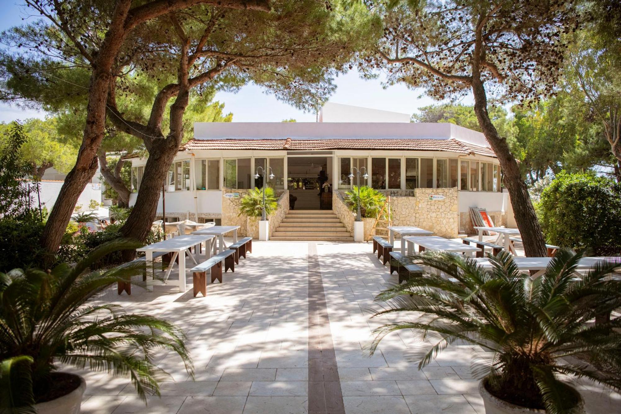 Camping Village Baia Falcone ヴィエステ エクステリア 写真